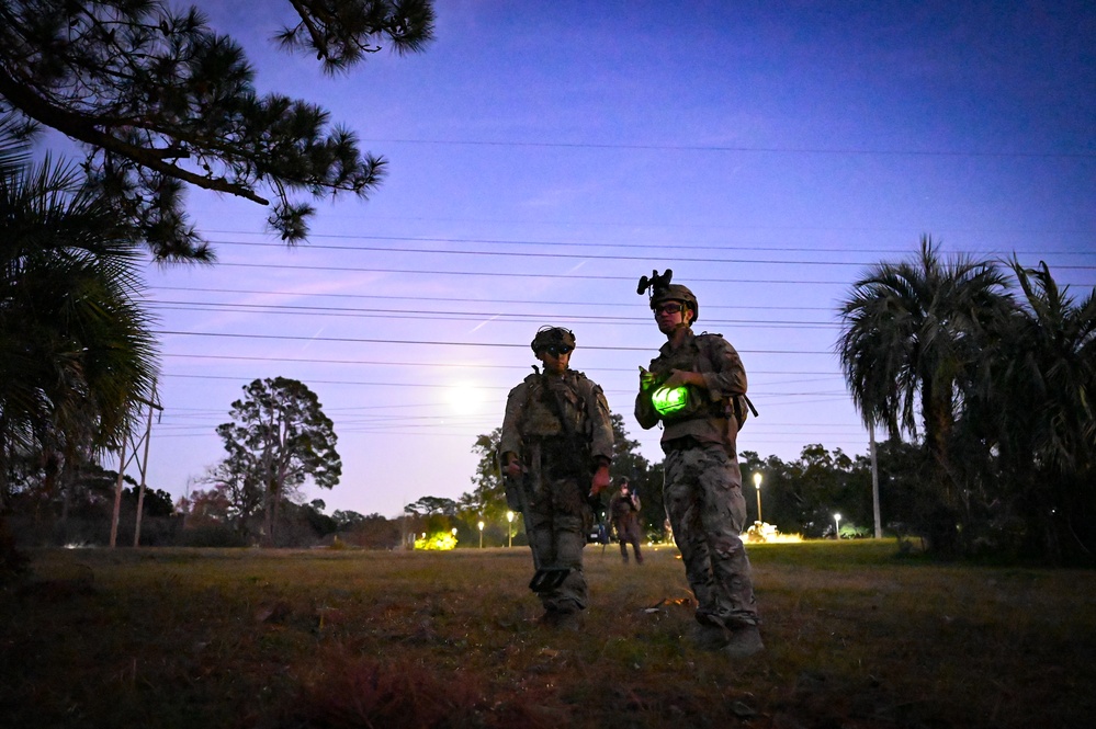 1 CTCS Airmen test night vision capabilities