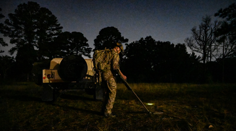 1 CTCS Airmen test night vision capabilities