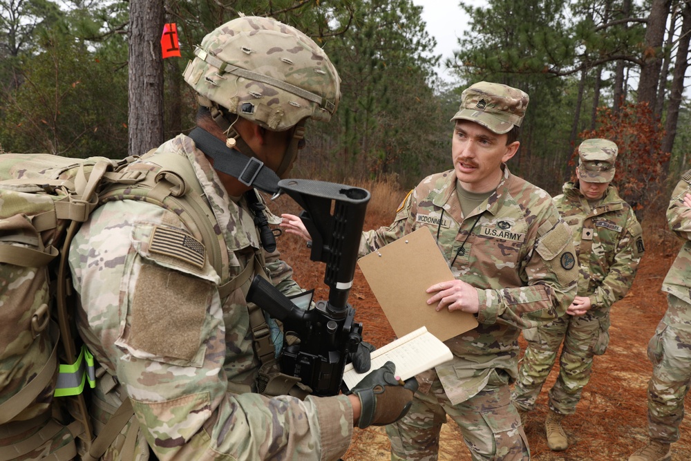 18th Field Artillery Competes XVIII Airborne Corps Best Squad Brigade Separates