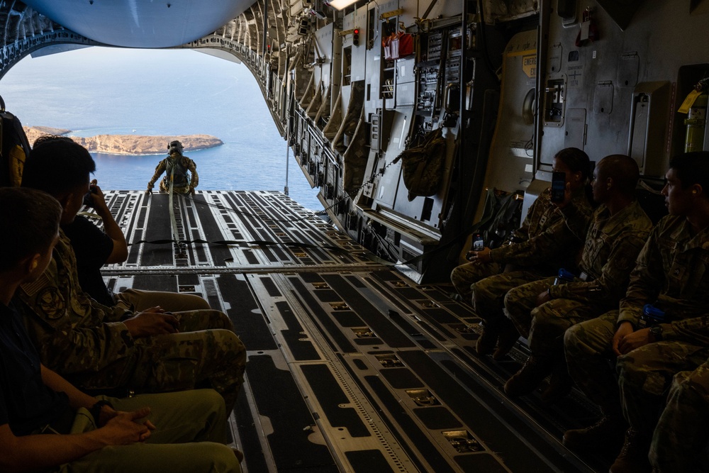 University of Hawaii Manoa AFROTC orientation flight