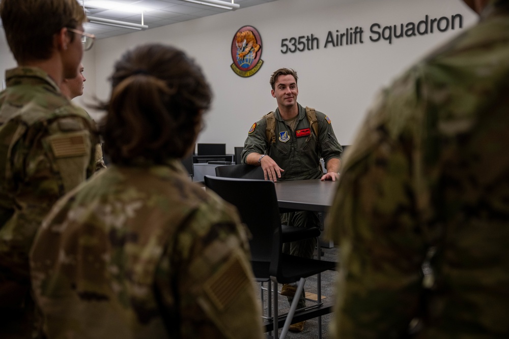 University of Hawaii Manoa AFROTC orientation flight