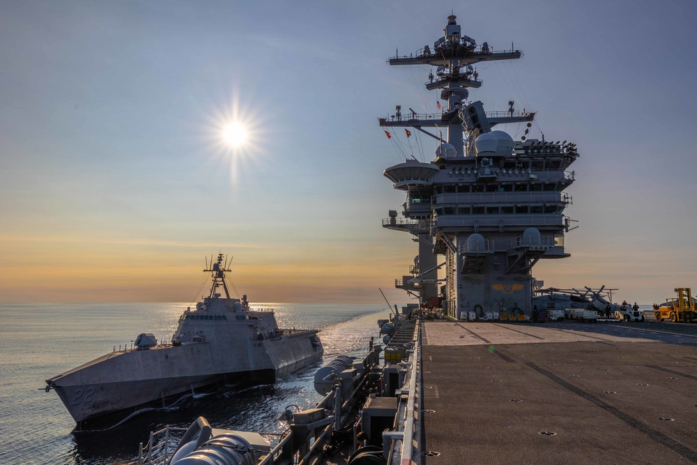 USS Abraham Lincoln conducts a fueling-at-sea