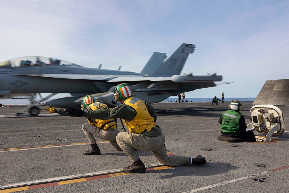 Abraham Lincoln conducts flight operations