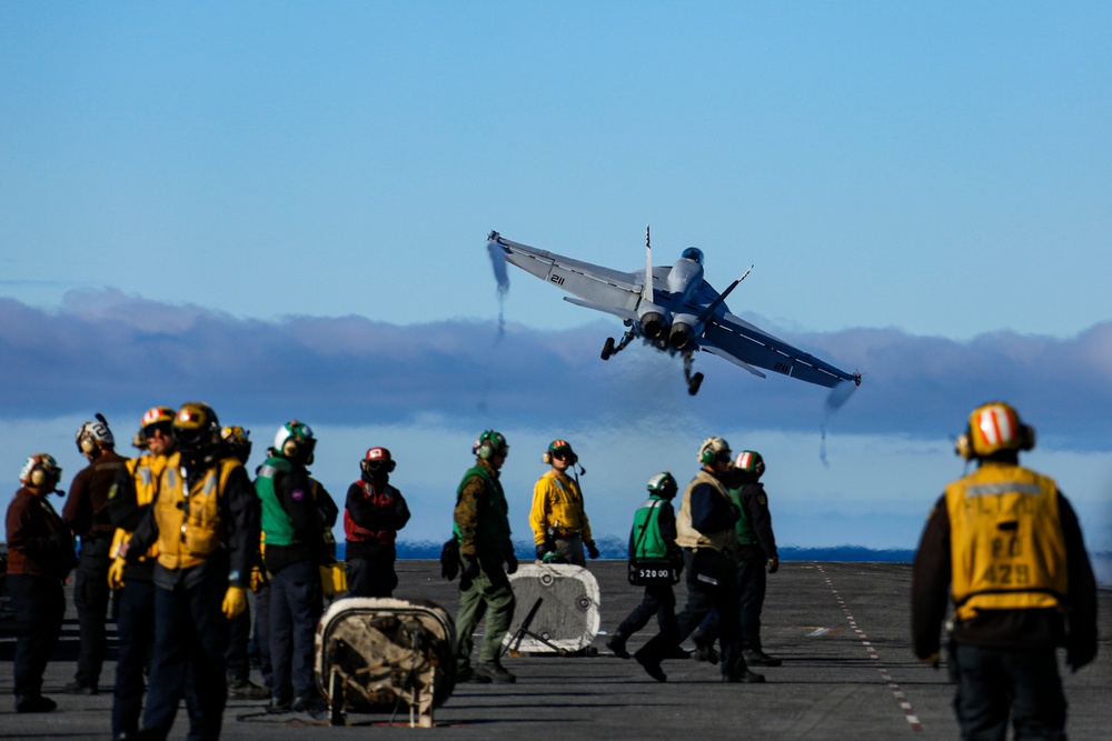 Abraham Lincoln conducts flight operations