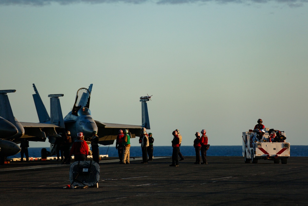 Abraham Lincoln conducts flight operations