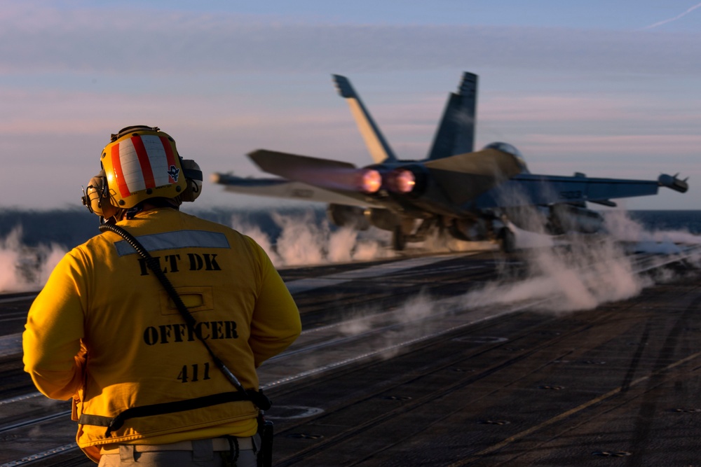 Abraham Lincoln conducts flight operations