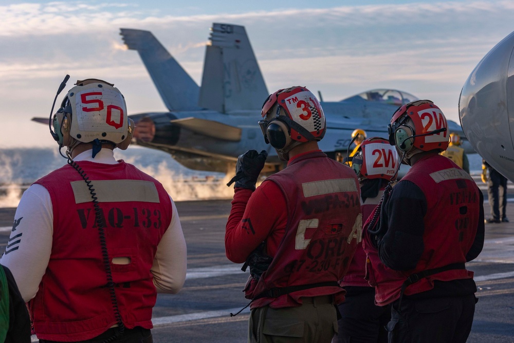 Abraham Lincoln conducts flight operations