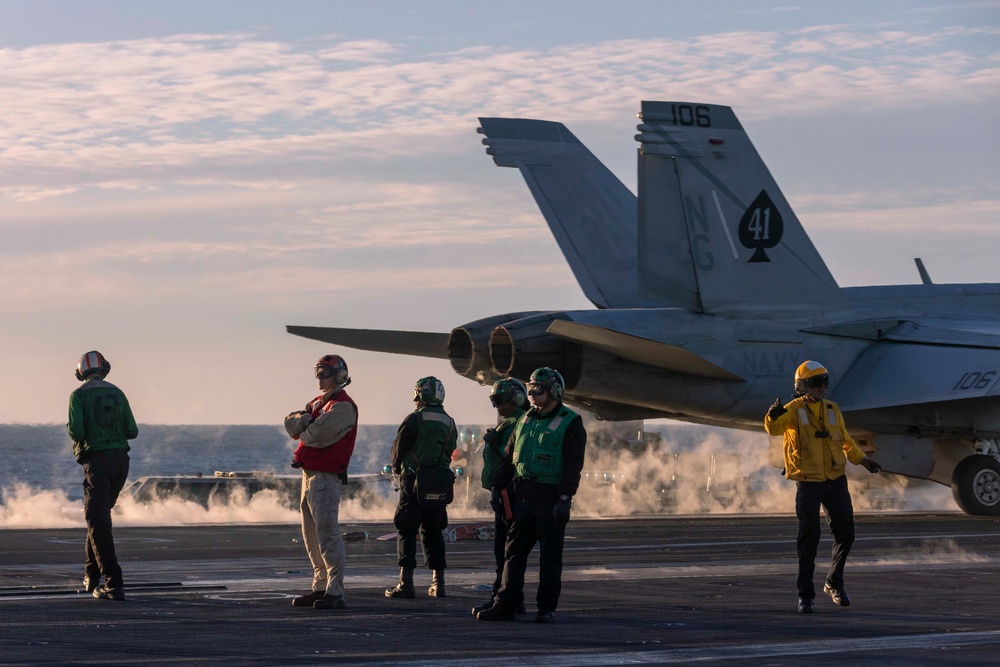 Abraham Lincoln conducts flight operations