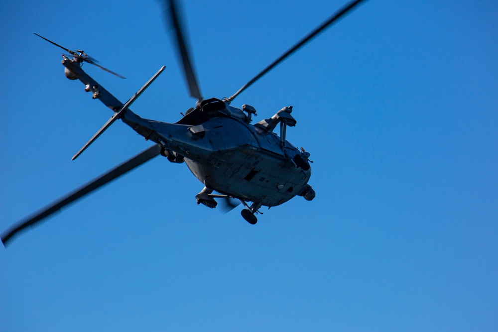 Abraham Lincoln conducts vertical replenishment