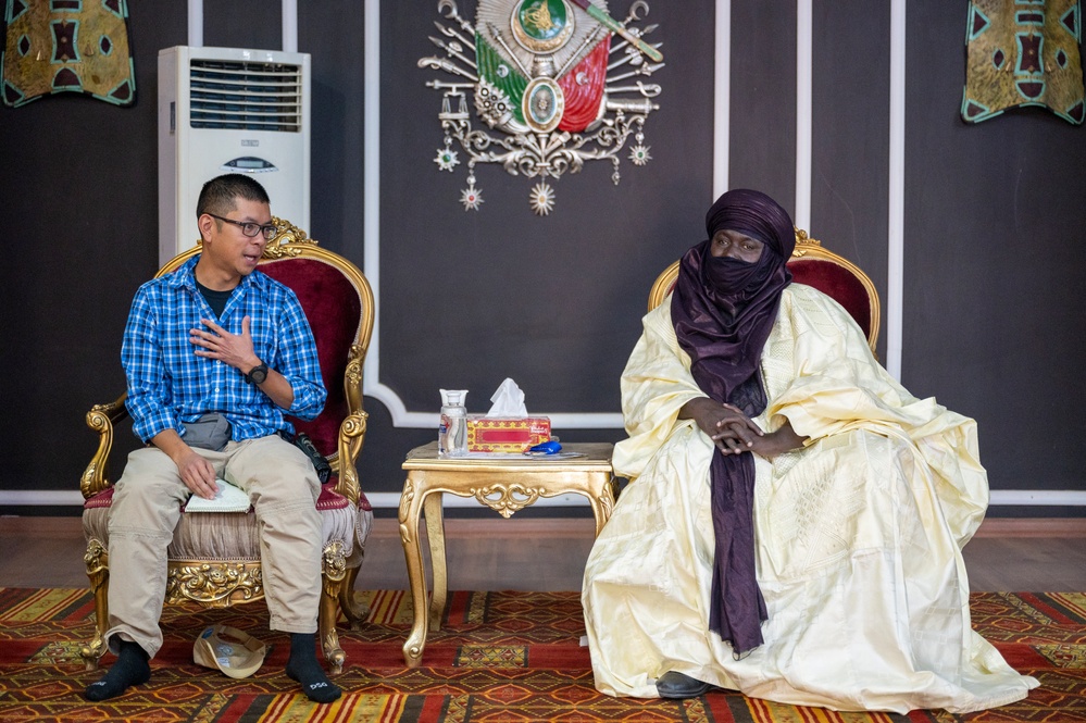 AB 201 CA Team meets with the Sultan of Agadez