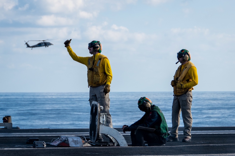 USS Ronald Reagan (CVN 76) conducts flight operations