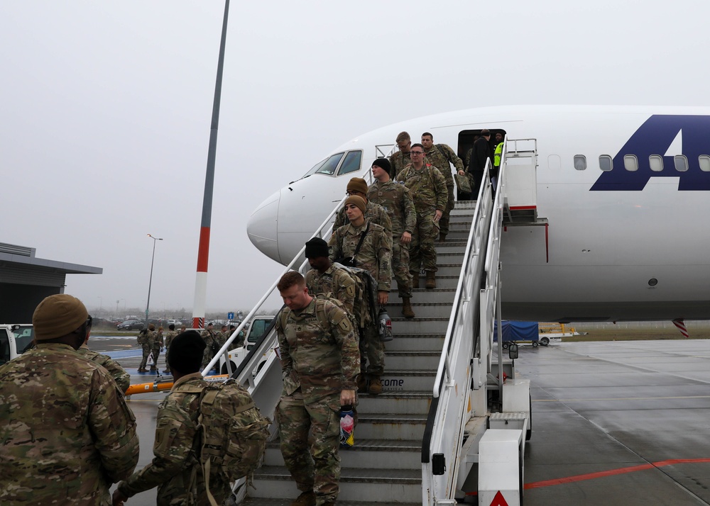 2ABCT, 1ID arrives in Poland to support V Corps