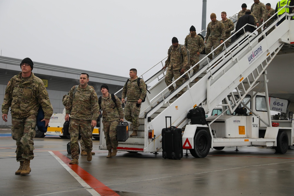 2ABCT, 1ID arrives in Poland to support V Corps