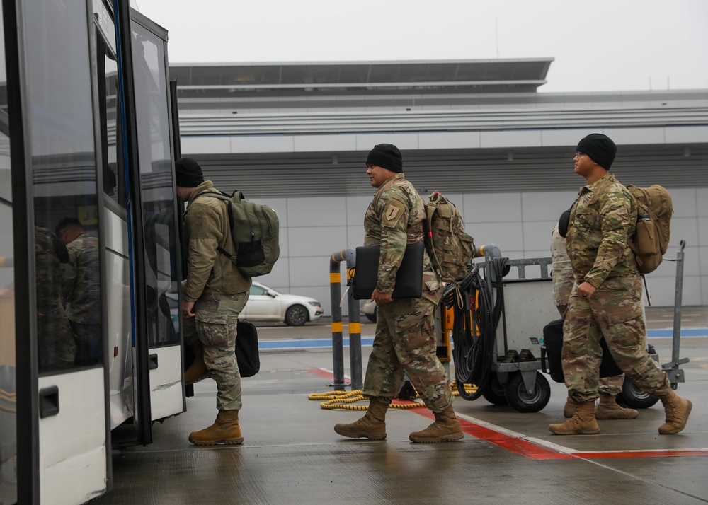 2ABCT, 1ID arrives in Poland to support V Corps