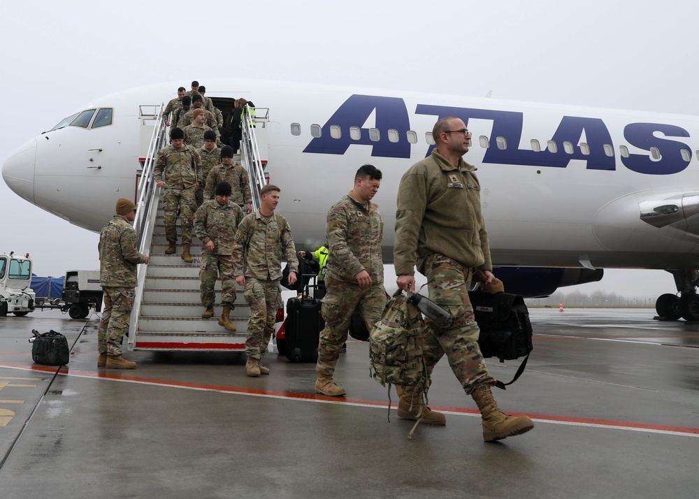 2ABCT, 1ID arrives in Poland to support V Corps