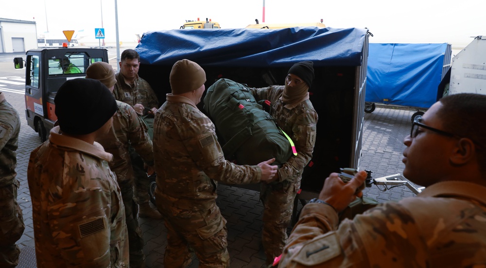 2ABCT, 1ID arrives in Poland to support V Corps