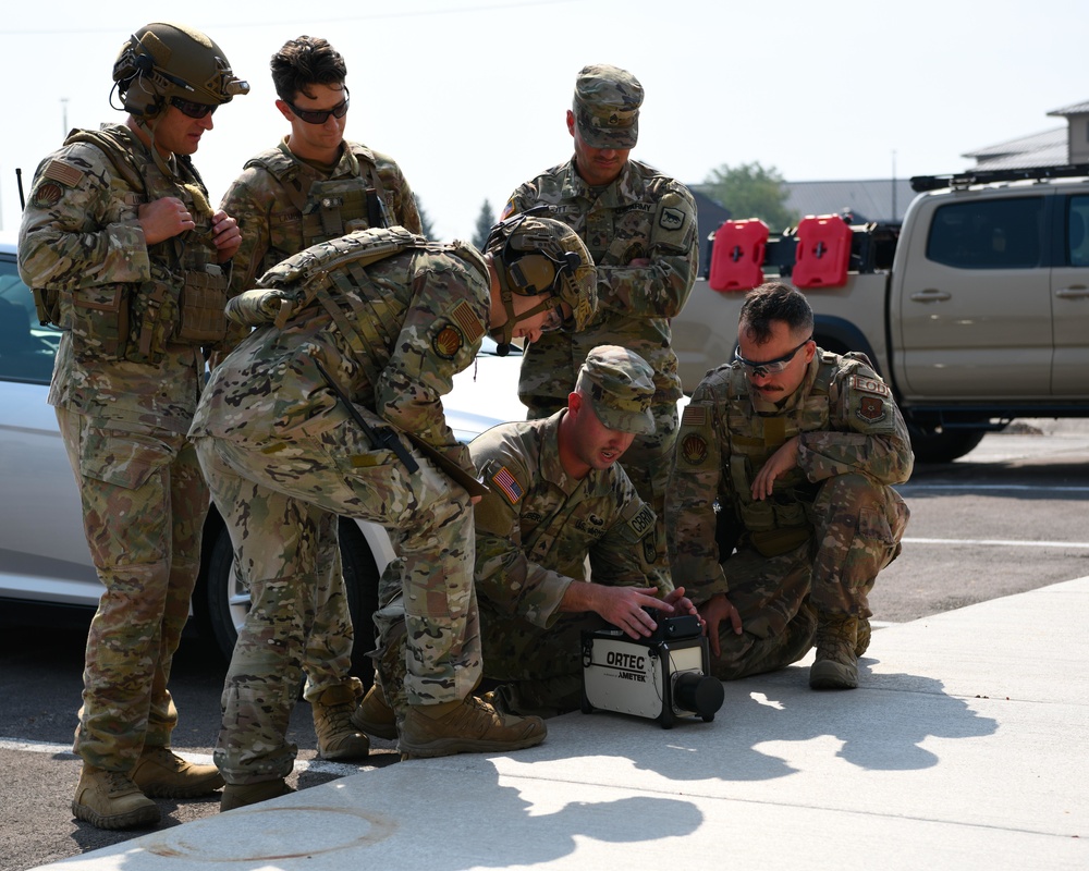 DVIDS - Images - EOD Training Exercise [Image 1 of 3]