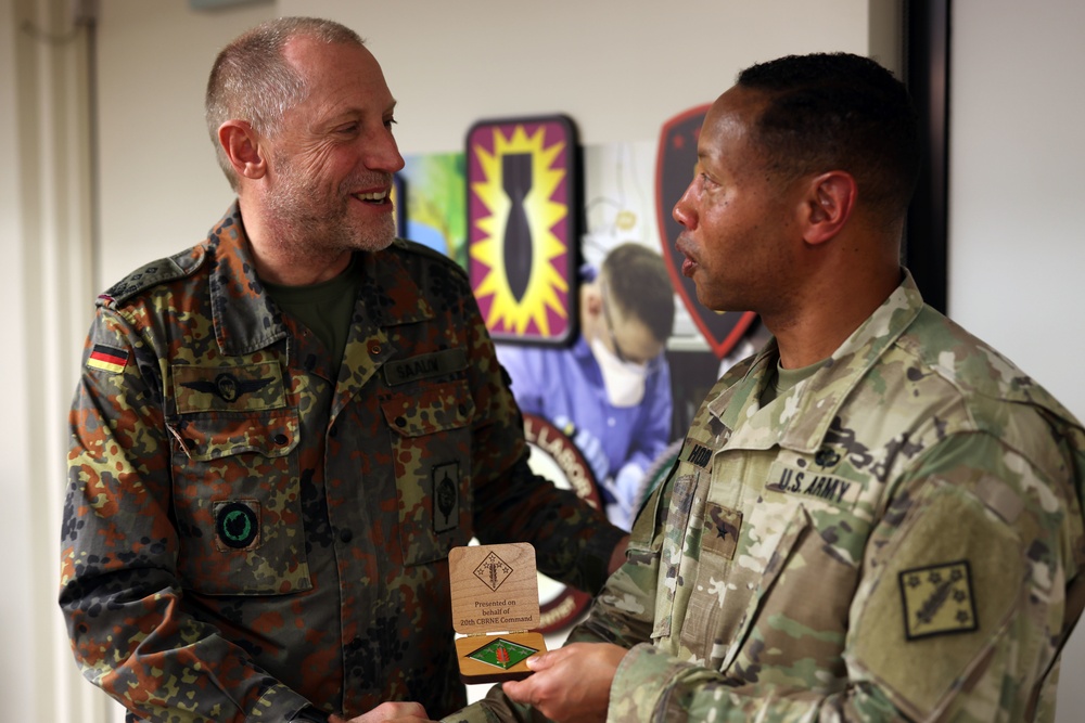 U.S. Army 20th CBRNE Command hosts German CBRN Defense commander visit