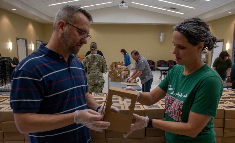 Team Charleston helps spread holiday cheer to dorm Airmen