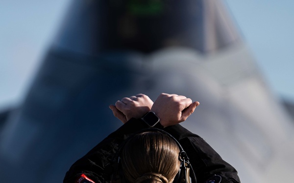 F-22 Raptor Demo Team announces new pilot for 2023 air show season