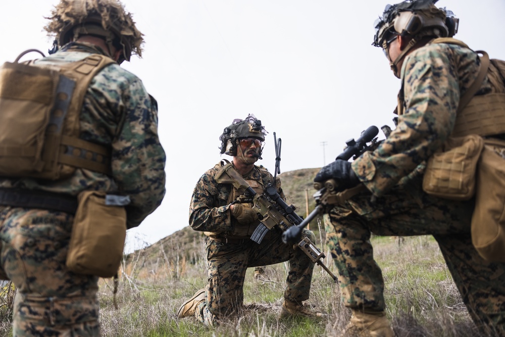 Marines conduct air assault as part of Steel Knight 23