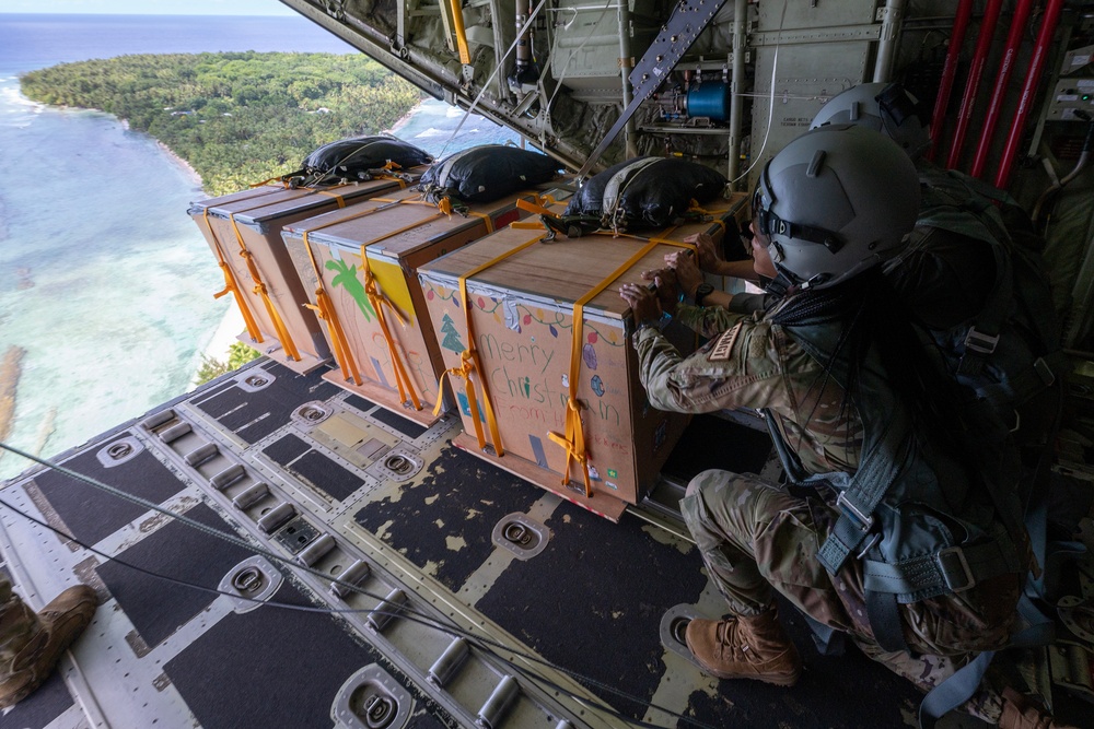 Yokota Airmen conduct LCLA airdrop over Federated States of Micronesia during OCD 2022
