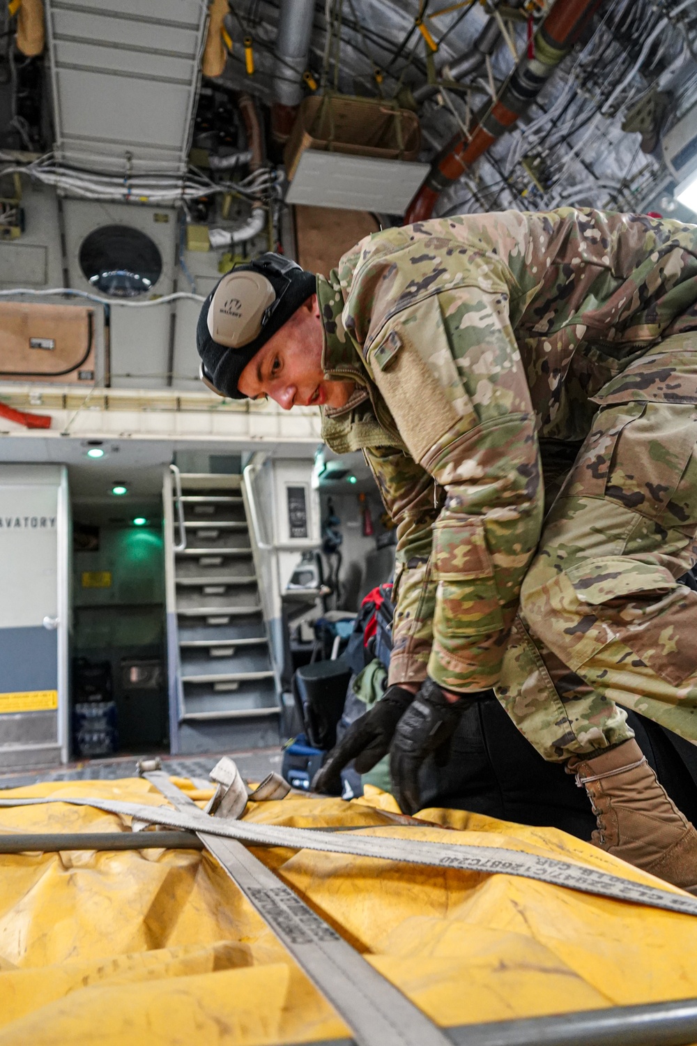 Aerial porter secures firefighting equipment on C-17