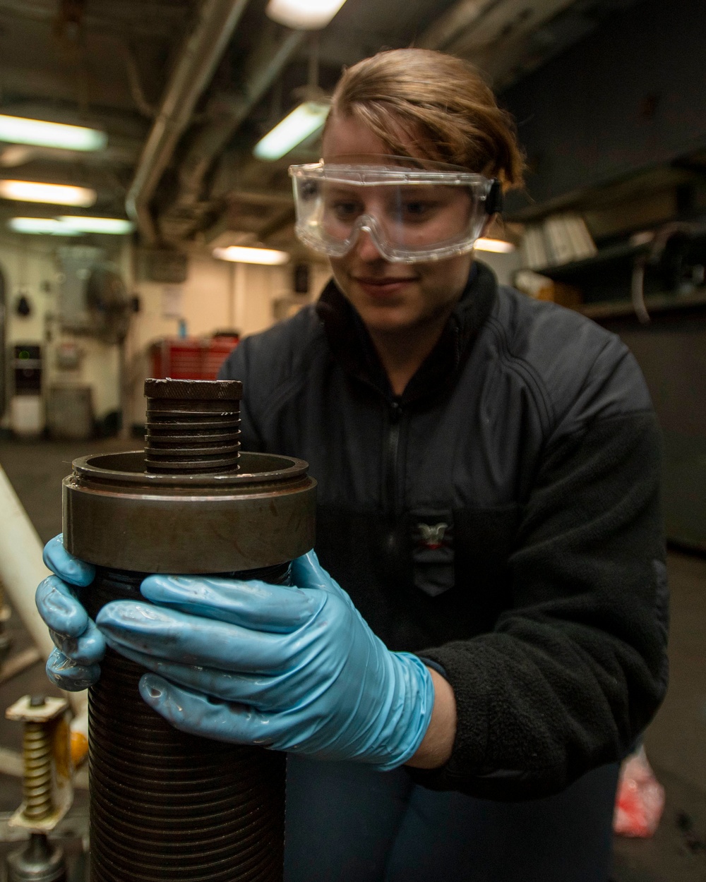 Sailor Secures Bushing To Jack Ram Assembly