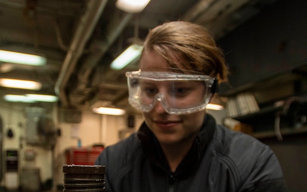 Sailor Secures Bushing To Jack Ram Assembly