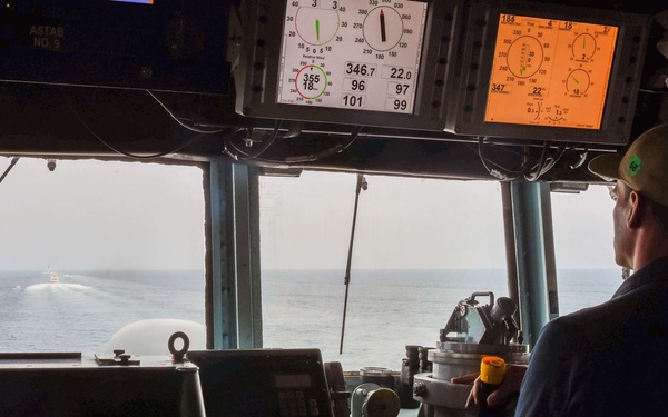 USS The Sullivans (DDG 68) Transit the Strait of Hormuz