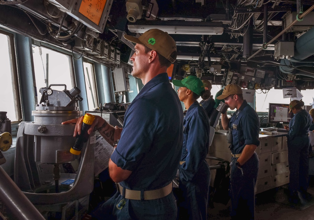 USS The Sullivans (DDG 68) Transit the Strait of Hormuz