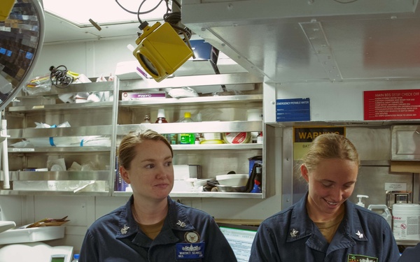 USS The Sullivans administers flu vaccines to crew
