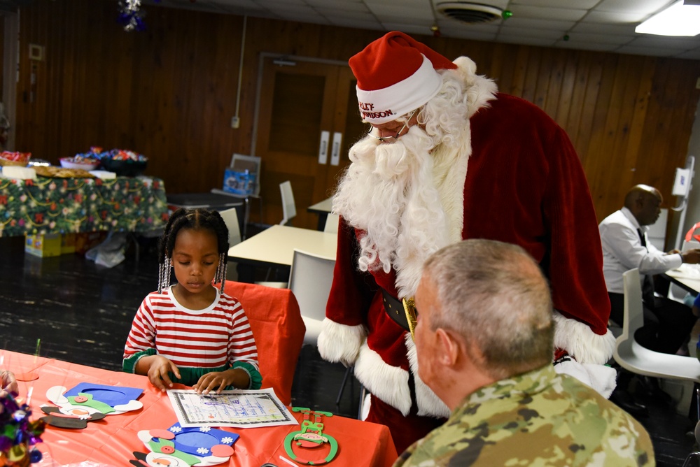 Santa Visits the 117th Air Refueling Wing 2022