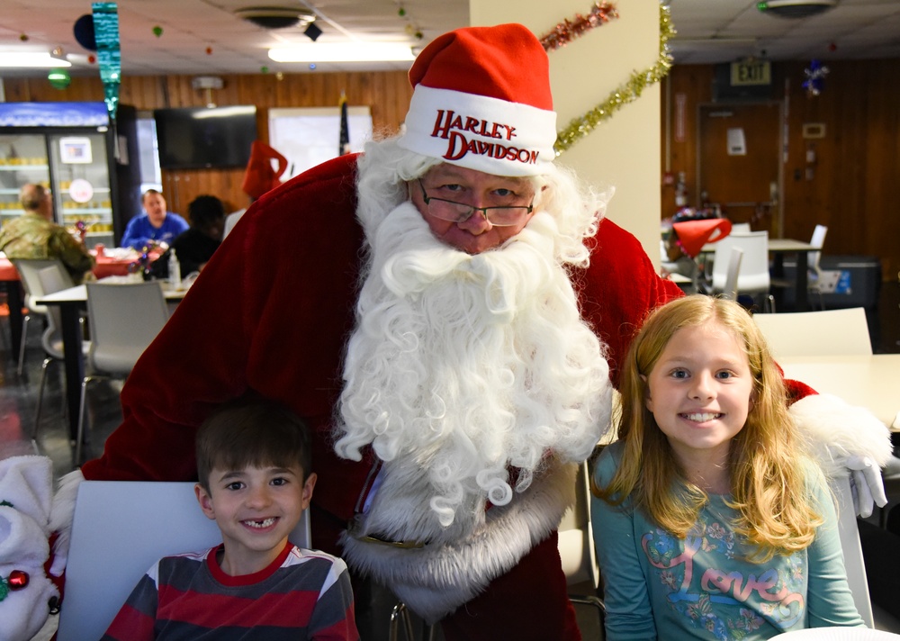 Santa Visits the 117th Air Refueling Wing 2022