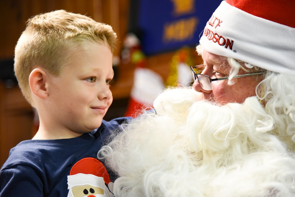 Santa Visits the 117th Air Refueling Wing 2022