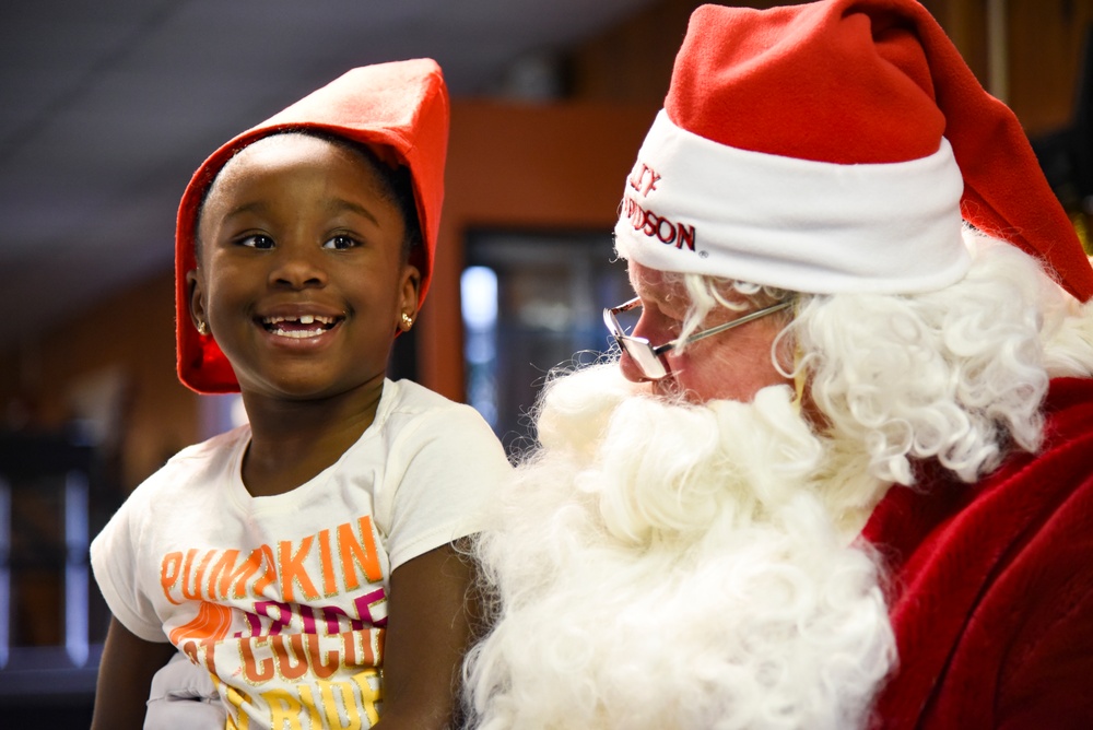 Santa Visits the 117th Air Refueling Wing 2022