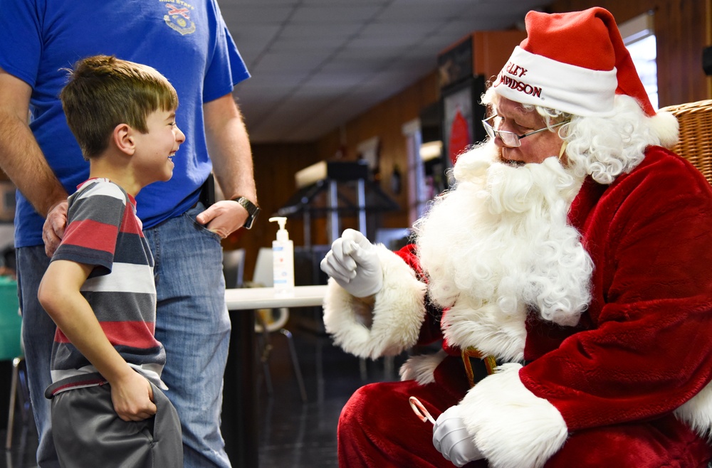 Santa visits the 117th Air Refueling Wing 2022