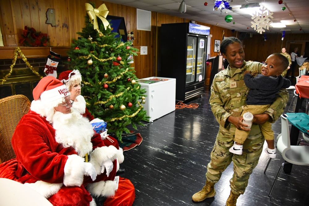 Santa Visits the 117th Air Refueling Wing 2022