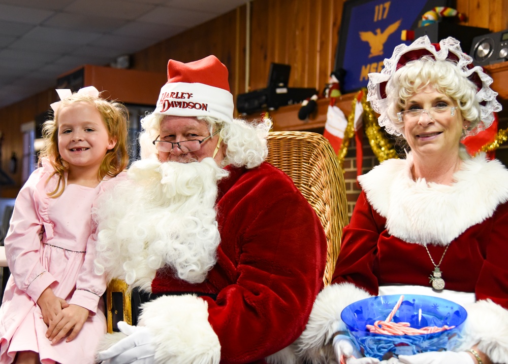 Santa Visits the 117th Air Refueling Wing 2022