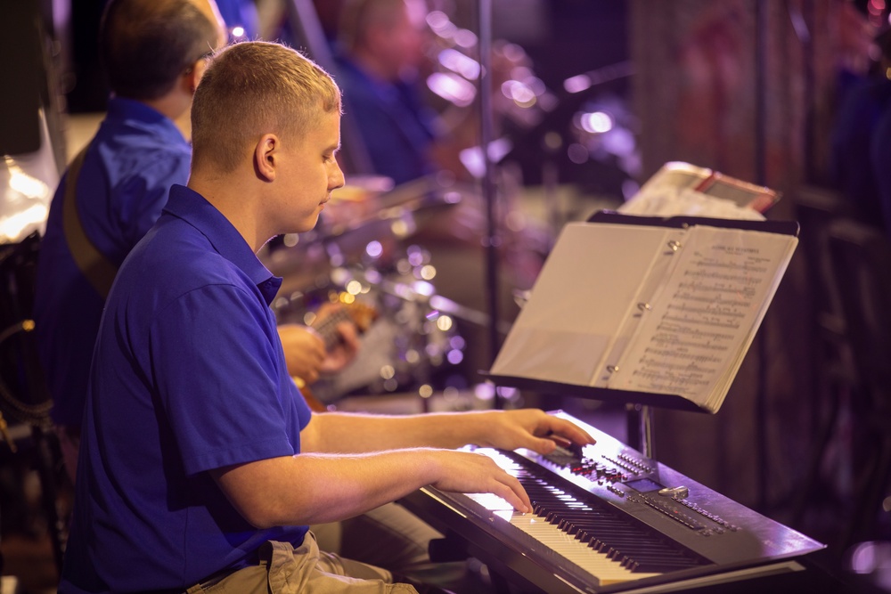 3rd Infantry Division Band perform at Savannah's Christmas on the River