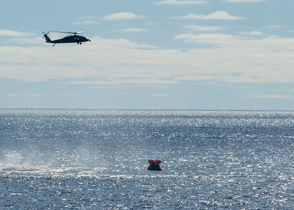 HSC-23 Assists with Recovery of NASA Orion Spacecraft