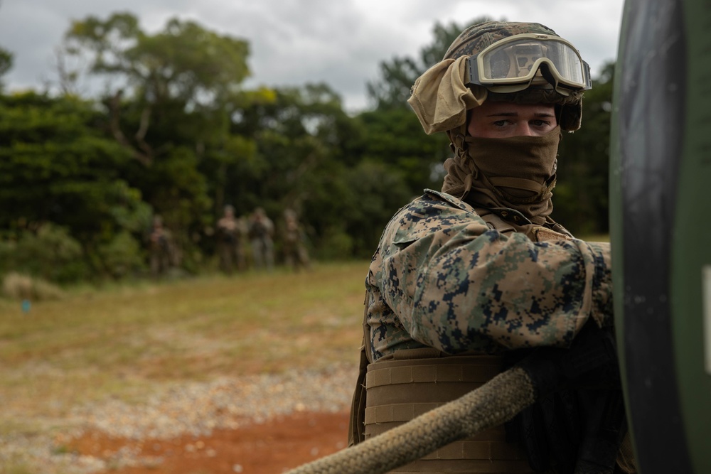 3d Transportation Battalion conducts simulated casualty evacuation drills with Marine Heavy Helicopter Squadron 465