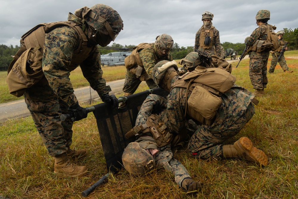 3d Transportation Battalion conducts simulated casualty evacuation drills with Marine Heavy Helicopter Squadron 465