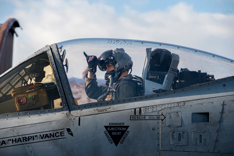 Maintainers ready A-10s for flight