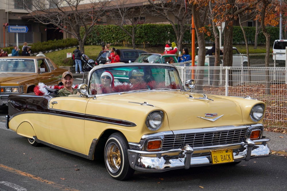 CFAY MWR Hosts Ikego Holiday Parade