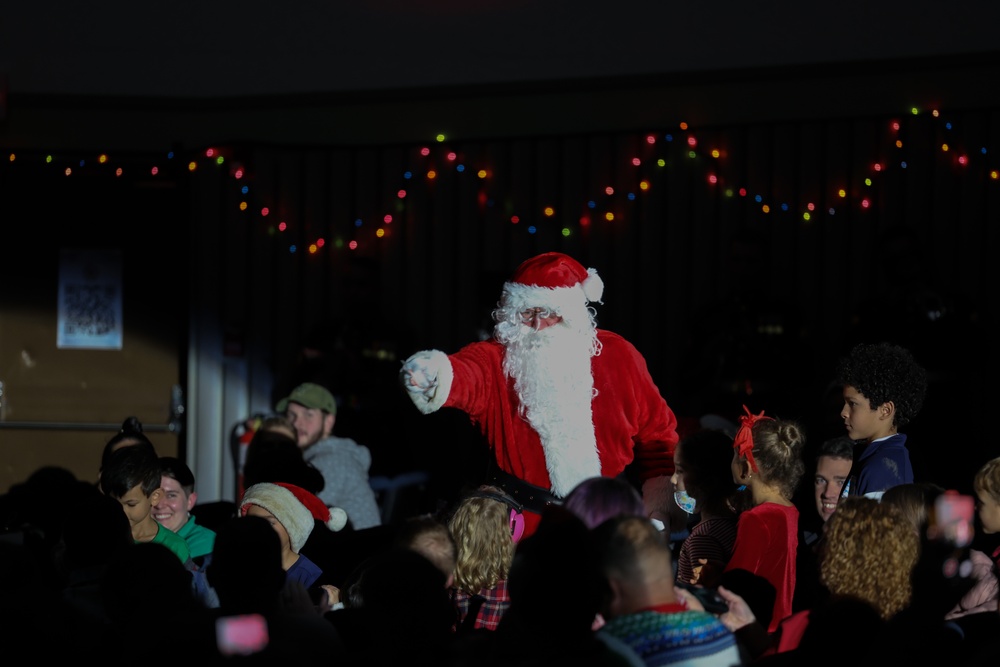 III MEF Band Conducts Holiday Concert