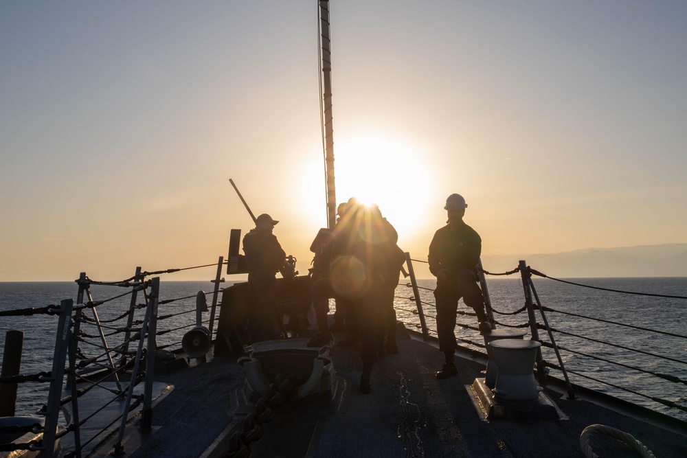 USS Nitze departs Aqaba, Jordan