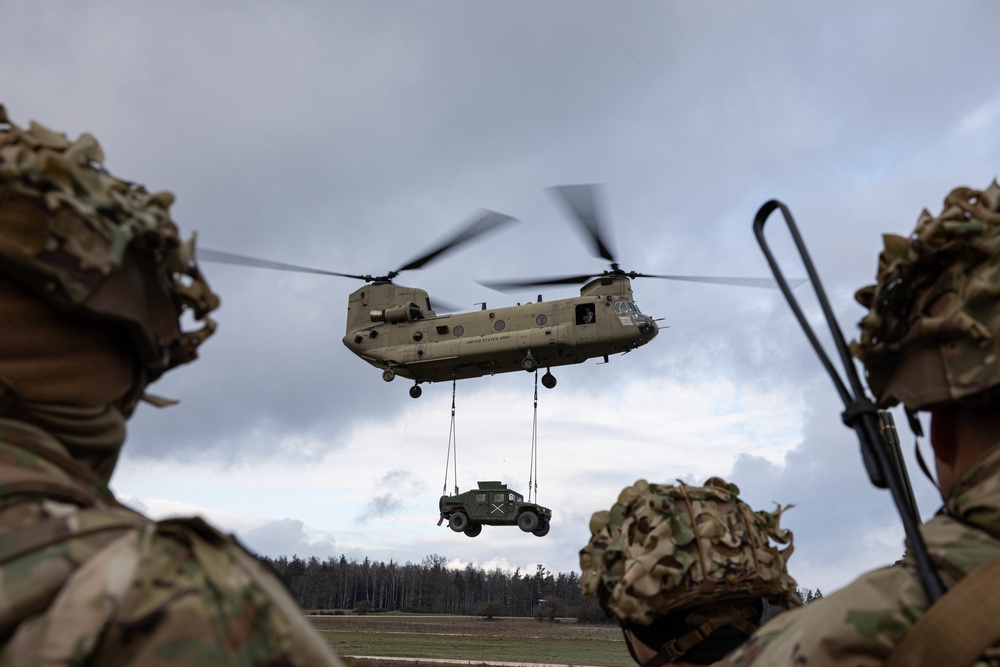 2BCT conducts sling load operations