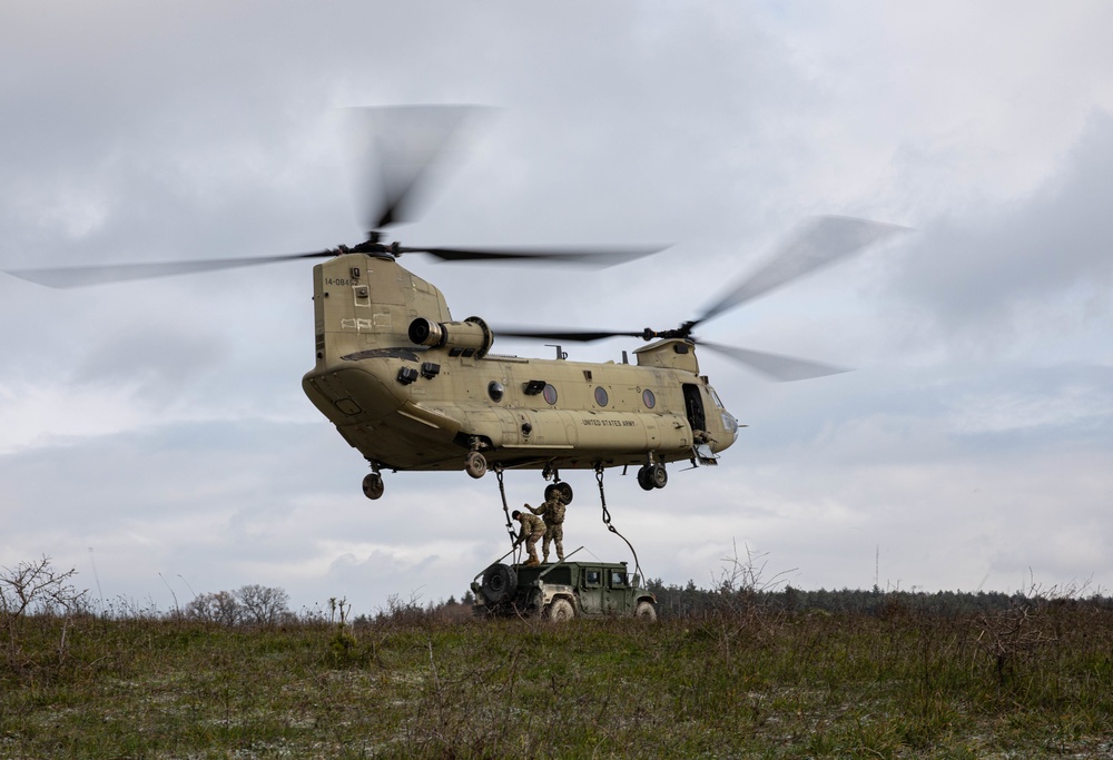 2BCT conducts sling load operations