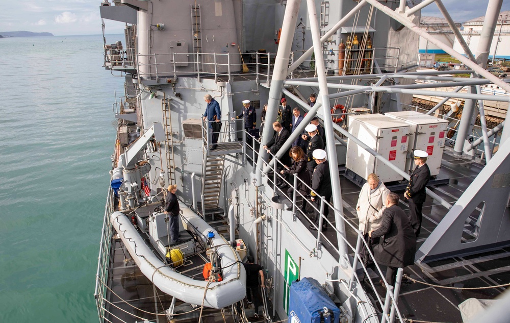 USS Leyte Gulf (CG 55) Welcomes Distinguished Visitors in Koper, Slovenia